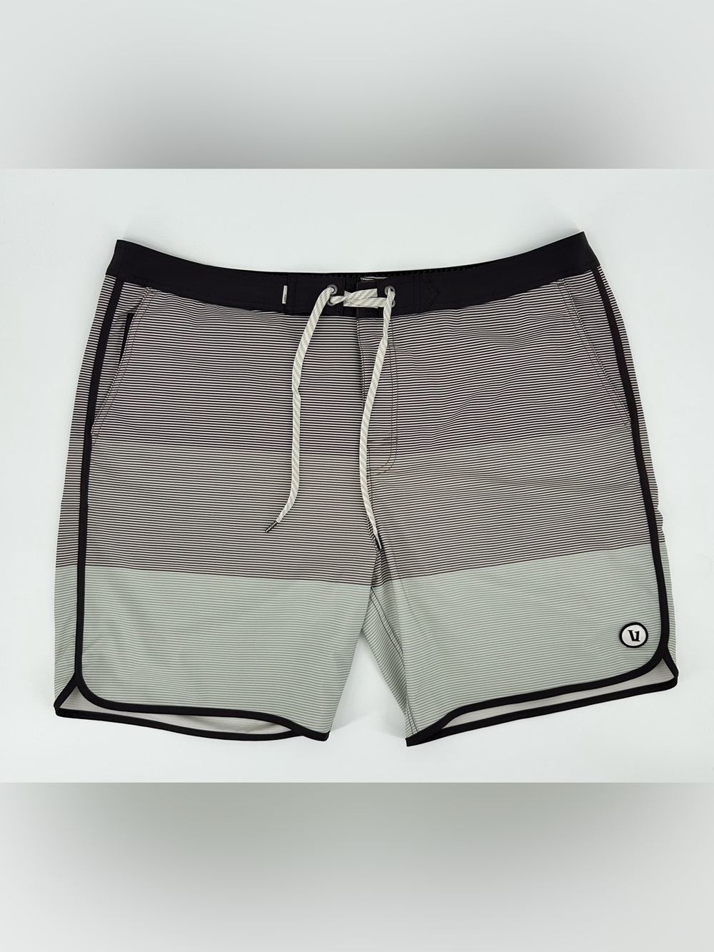 Vuori Cruise Board Shorts swim unlined tan green stripe color block size 38 EUC